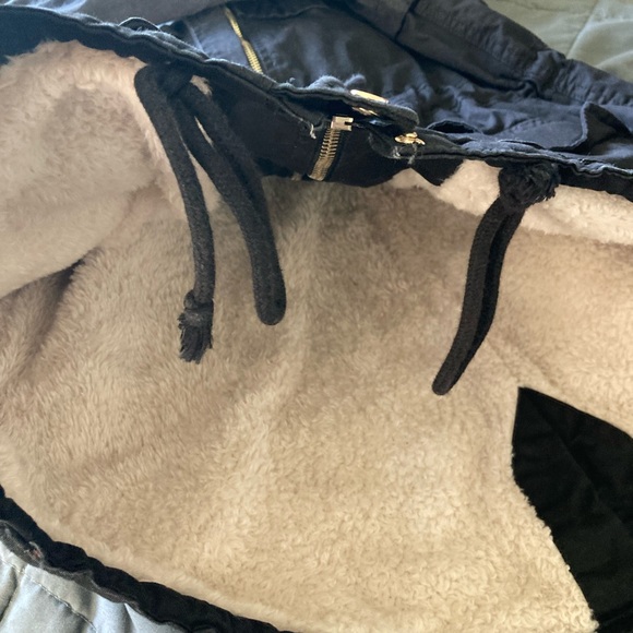 H & M Deleted Brand Winter Coat ~ Like New! - Picture 6 of 7